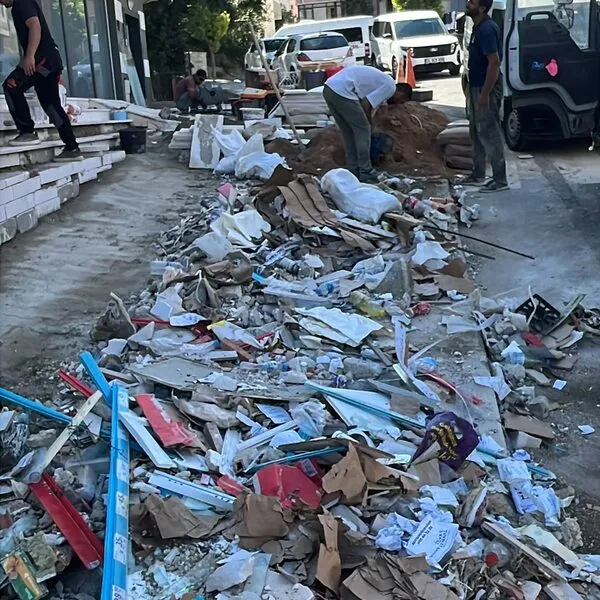 Söküm ve kırım sonrası moloz yığını