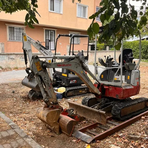 Moloz taşıma, kırım ve yıkım çalışması 4
