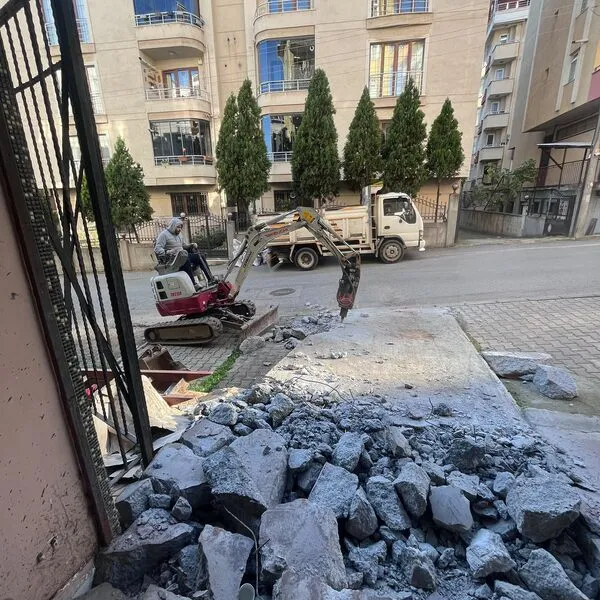 Moloz taşıma, kırım ve yıkım çalışması 10