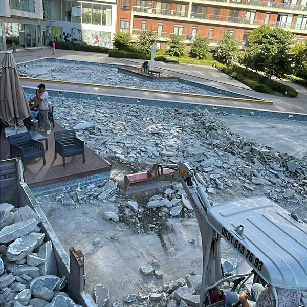Moloz taşıma, kırım ve yıkım çalışması 19