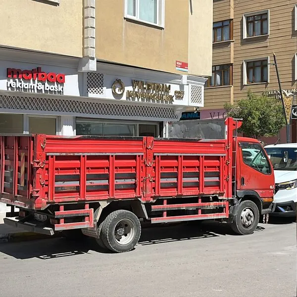 Moloz taşıma, kırım ve yıkım çalışması 33